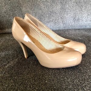 Nude Madden Girl Pumps / Heels